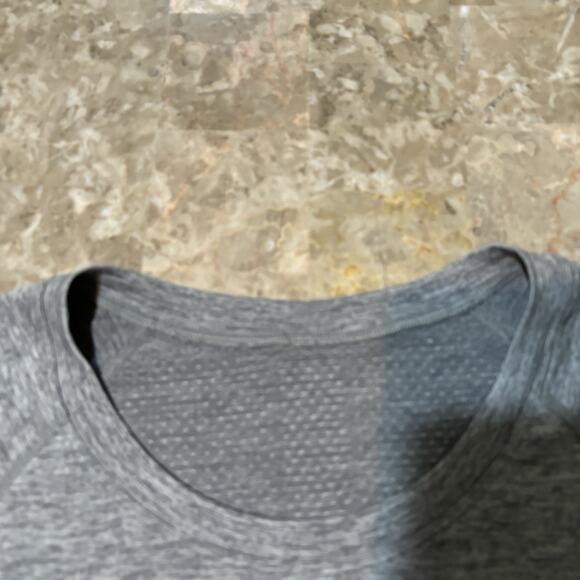 Lululemon Swiftly Tech Shirt Women's Size 8 Grey Long Sleeve Thumholes Gym - Picture 5 of 9